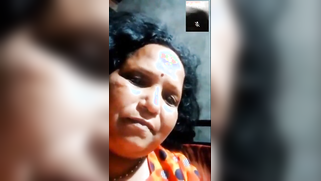 Mature chubby camgirl in orange sari dives finger in pussy in XXX show | XXX Video on AllSex.XXX