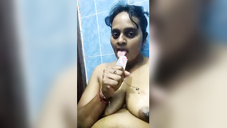 Aunty worships hairy slit and stimulates clitoris with her XXX toy | XXX Video on AllSex.XXX