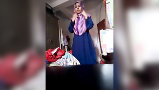 Hidden camera films XXX video of chubby slowly taking blue sari off | XXX Video on AllSex.XXX