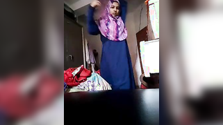 Hidden camera films XXX video of chubby slowly taking blue sari off | XXX Video on AllSex.XXX