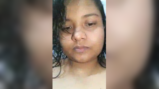 Chubby Indian aunty with saggy melons demonstrates her XXX snatch