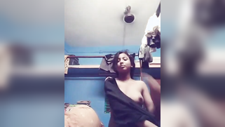 Good-looking Desi minx takes off top to show her perky XXX breasts | XXX Video on AllSex.XXX