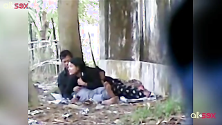Cheating indian wife sucking lover big cock in public park | XXX Video on AllSex.XXX