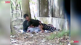 Cheating indian wife sucking lover big cock in public park | XXX Video on AllSex.XXX