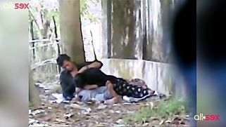 Cheating indian wife sucking lover big cock in public park | XXX Video on AllSex.XXX