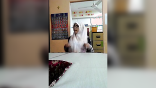 A Malay girl in a hijab flashes her tits to her lover - Leaked XXX Mms | XXX Video on AllSex.XXX