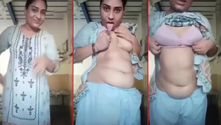 Horny Bhabhi Licking Her Nipples Showing Boobs and Wet Pussy XXX Video Leaked Online
