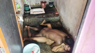 Cheating Indian Bhabhi Roughly Nailed By Neighbor In Bathroom - Desi Sex Video | XXX Video on AllSex.XXX