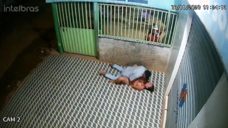 Leaked Desi Video! Drunk Indian Aunty Gets Banged Hard by Homeless Dude on in Dark Alley | XXX Video on AllSex.XXX