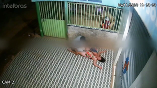 Leaked Desi Video! Drunk Indian Aunty Gets Banged Hard by Homeless Dude on in Dark Alley