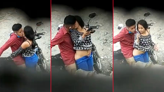 Desi Slut Wife Cheats and Fucks Lover Outdoor, Caught on Hidden Voyeur Cam Raw