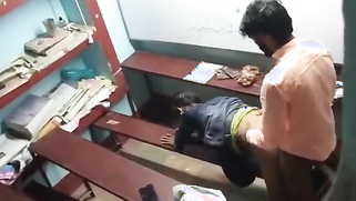 Viral MMs - Perv Indian Teacher Fucks His New Freshman Desi Student Gal In Exchange For An A