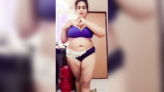 Busty babe ditches saree, curves out, leaked MMs got the freaks drooling. | XXX Video on AllSex.XXX