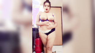 Busty babe ditches saree, curves out, leaked MMs got the freaks drooling. | XXX Video on AllSex.XXX