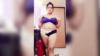 Busty babe ditches saree, curves out, leaked MMs got the freaks drooling. | XXX Video on AllSex.XXX