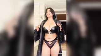 Leaked Curvy Indian IG Star's Shilpa Fit  MMS Video Of Her Posing Naked For BF's Big Dick | XXX Video on AllSex.XXX