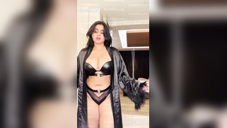 Leaked Curvy Indian IG Star's Shilpa Fit  MMS Video Of Her Posing Naked For BF's Big Dick | XXX Video on AllSex.XXX