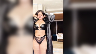 Leaked Curvy Indian IG Star's Shilpa Fit  MMS Video Of Her Posing Naked For BF's Big Dick | XXX Video on AllSex.XXX