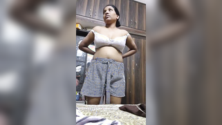 Leaked MM's Video, Indian Wife Strips Bare and Masturbates Her MILF Pussy So Damn Hot