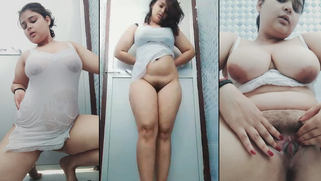 Leaked mms porn! Gorgeous Indian Wife Gets Naked & Fingers Her Juicy Cunt for Her BF
