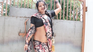 Curvy Indian Slut Teasingly Strips Outta Sexy Saree Showin' Off Juicy D-Cup Jugs | XXX Video on AllSex.XXX