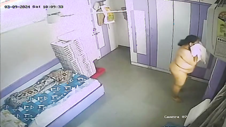 Leaked CCTV Cam — Stacked Desi Aunty Drying Her Big Juicy Jugs Naked AF