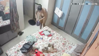 Sneaky Hidden CCTV Cam Catches Thick Neighbor Aunty Bathing Naked, Rubbing Her Pussy | XXX Video on AllSex.XXX