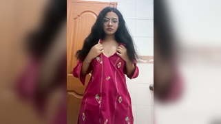 Pakistani Cock Hungry Coed Peels Off Clothes Showing Thick Ass Big Tits Leaked