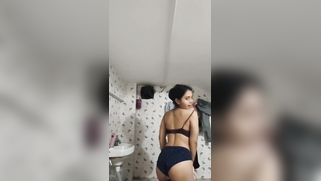 Freaky Lil Desi Schoolgirl Showin Off Her Phat Ass and Juicy Jugs on BF's Webcam | XXX Video on AllSex.XXX