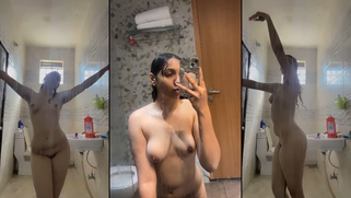 Bratty Desi Teen Cunt Gets Buck Naked and Twerks Her Wet Tits in the Shower