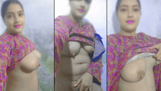 Leaked MMS - Horny Desi College Slut Fingers Her Tight Wet Pussy on Video Call for Lover