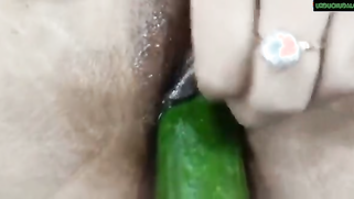 Filthy Desi Aunty Rams Juicy Cucumber in Wet Pussy and Gushes All Over MMS Video