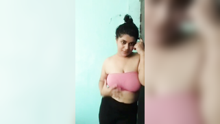 Slutty Desi MILF Strips Down And Shows Off Her Huge Sweaty Boobs In The Mirror | XXX Video on AllSex.XXX