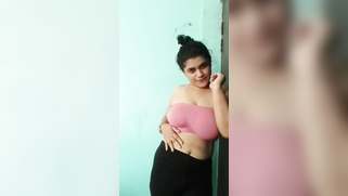Slutty Desi MILF Strips Down And Shows Off Her Huge Sweaty Boobs In The Mirror | XXX Video on AllSex.XXX