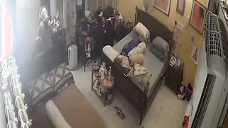 CCTV: Nasty Thicc Auntie Roams Bare-Ass Naked At Home, Leaked CCTV Footage Goes Viral