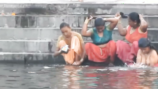 Dirty Voyeur Records Slutty Aunties Bathing Nude And Flashing Big Boobs At Ganga | XXX Video on AllSex.XXX