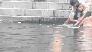 Dirty Voyeur Records Slutty Aunties Bathing Nude And Flashing Big Boobs At Ganga | XXX Video on AllSex.XXX
