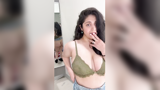 Rich Desi Professor Flashes Her Juicy Tits and Fat Ass In MMs on Leaked Private Sextape | XXX Video on AllSex.XXX