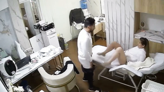 NRI Indian doctor caught on leaked IPCAM fucking his hot Desi assistant hard in the office | XXX Video on AllSex.XXX