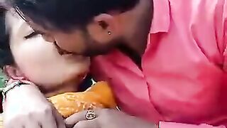Indian Hard Porn ] XXX Desi collage lover romance in park ...