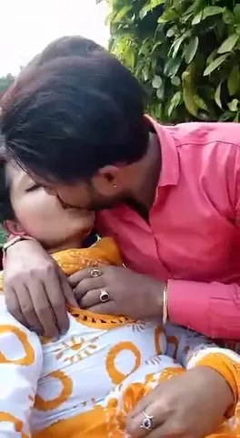 Romantic Outdoor - Indian Hard Porn ] XXX Desi collage lover romance in park ...