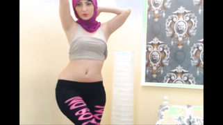 XXX Dancing Dirty Featuring Alluring Muslim Babe