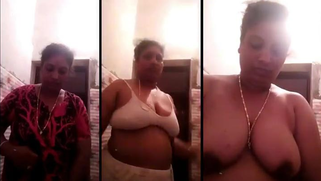 [ Indian Hard Porn ] Desi XXX village sexy bhabi shoe her nude on bath room