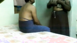 Desi masseuse fondles XXX cock and gets quickly penetrated in Bhabhi porn | XXX Video on AllSex.XXX