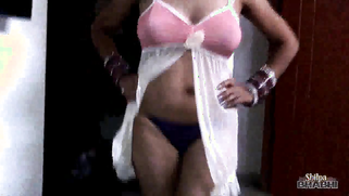 Exotic Bhabhi looks too XXX and appetizing for Desi male to refuse filming her | XXX Video on AllSex.XXX