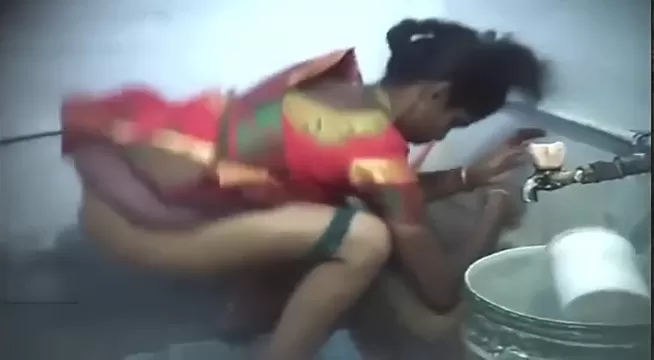 654px x 360px - Desi village bhabi XXX spy cam catches aunty in saree ...