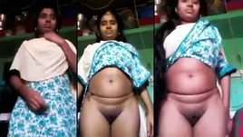 Village Women Pussy - Desi aunties xxx videos / village aunty show her sexy pussy ...