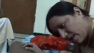 Desi Aunty Sucking cock / punjabi indian xxx video