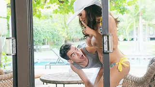 Marvelous XXX MILF Lisa Ann invites Jordi to lick her vagina