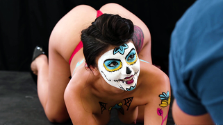 Curvaceous stepmom Michelle Martinez comes to suck her stepson's rod